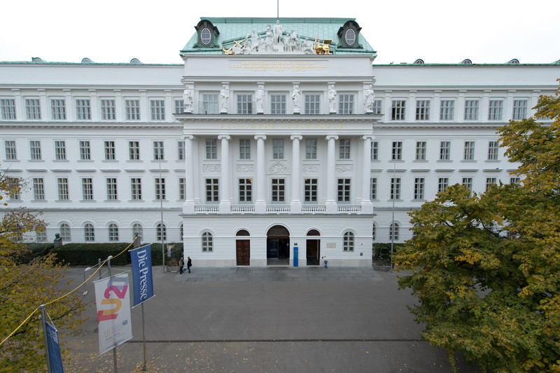 The TU main building at Karlsplatz Wien. Foto: Thomas Blezina